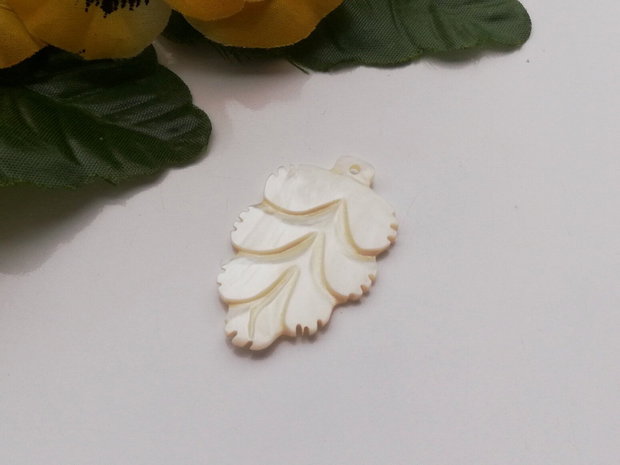 Pandant  frunza shell