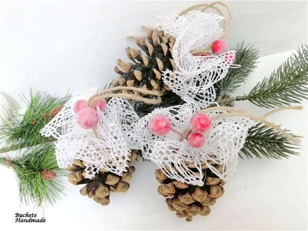 Set ornamente de brad Ornamente pentru Craciun din conuri de brad