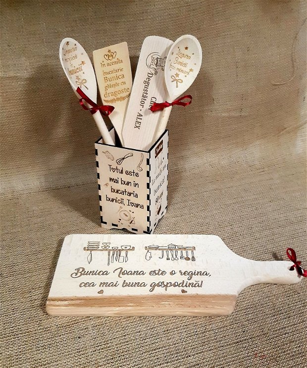 Set de bucatarie personalizat, 6 piese - Tocator, linguri si spatule in cutie suport din lemn "Bunica - cea mai buna gospodina"