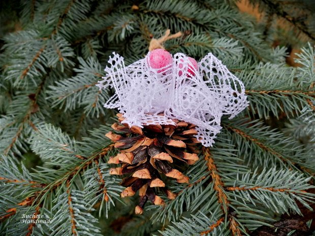 Set ornamente de brad Ornamente pentru Craciun din conuri de brad