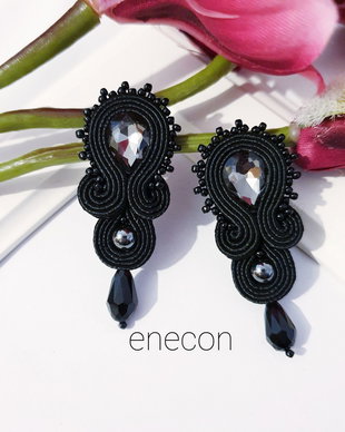 Cercei negri pe lob, Cercei soutache,  Cercei cristale