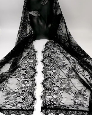 Esarfa dantela neagra PRECIOUS CHANTILLY