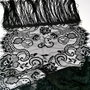 Esarfa dantela neagra CHANTILLY cu franjuri de matase