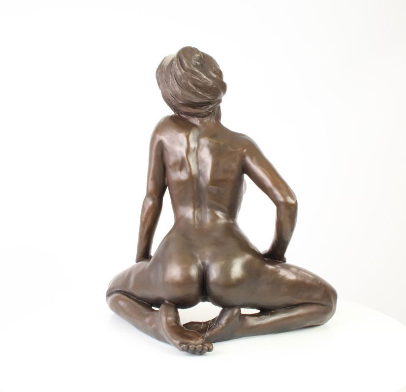 Nud-statueta erotica din bronz