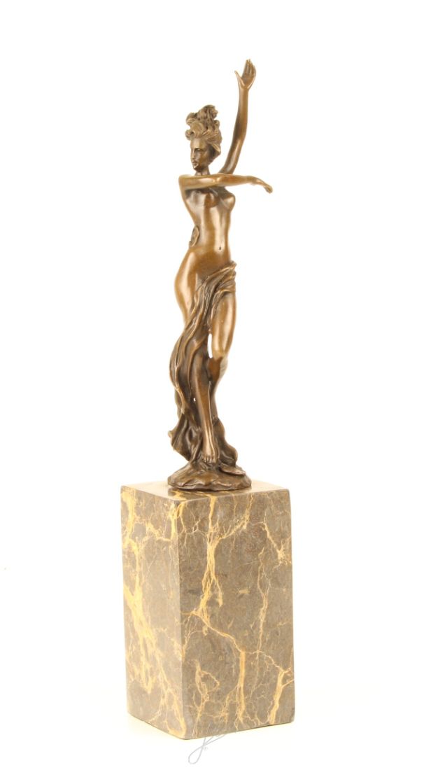 Dansatoare nud-statueta din bronz pe un soclu din marmura