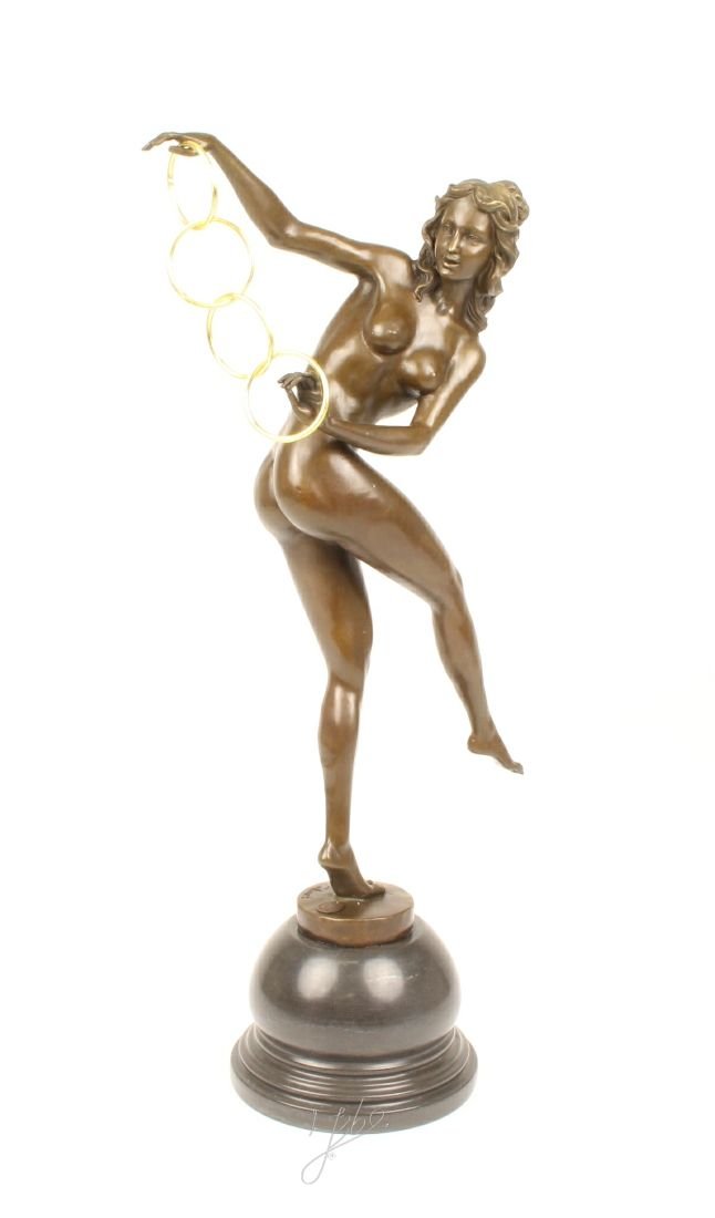 Dansatoare cu inele-statueta din bronz pe un soclu din marmura