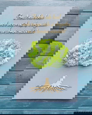 Tablou copac decorat cu licheni naturali stabilizați si gravat cu text familie, 60×40cm