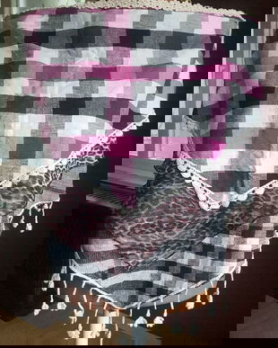 ESARFA TRIUNGHIULARA DIN MATERIALE SUPRAPUSE SI MARGINI CROSETATE