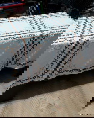 Fata de masa traditionala