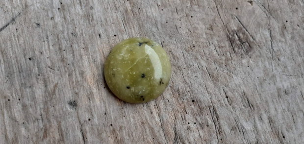 Cabochon jad lemon, 30 mm