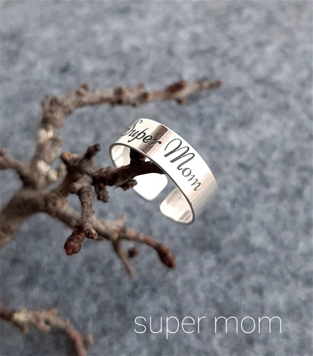 Inel/verighetă argint cu mesaj personalizat SUPER MOM