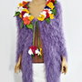 REZERVAT Cardigan crosetat, pufos, accesorizat cu floricele impaslite
