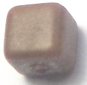 Margele plastice cub maro 8,5 mm
