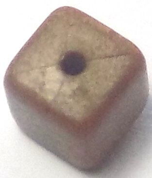 Margele plastice cub maro 8,5 mm