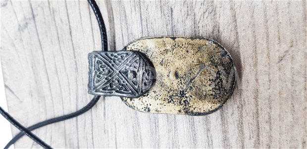 "Viking Ship" - pandantiv din Fimo pe colier de snur negru