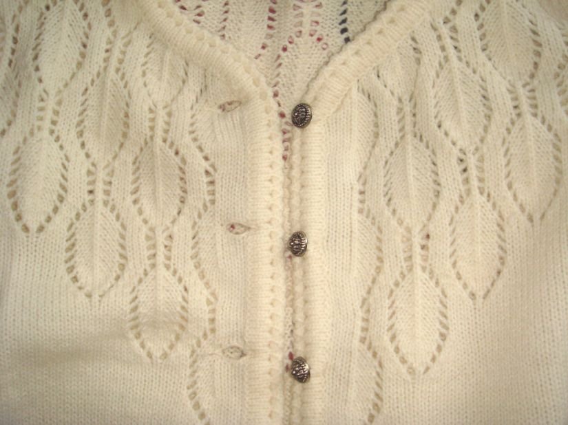 Cardigan bavarez, tricotat din lana ivoire in amestec