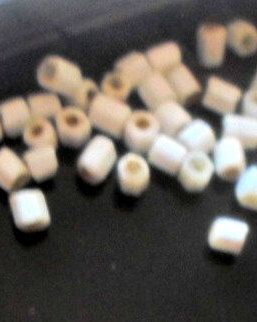Margele plastice cilindrice alb 4 mm
