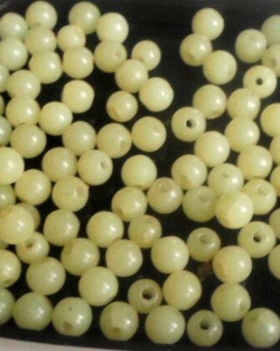 Margele plastice alb galbui 7 mm