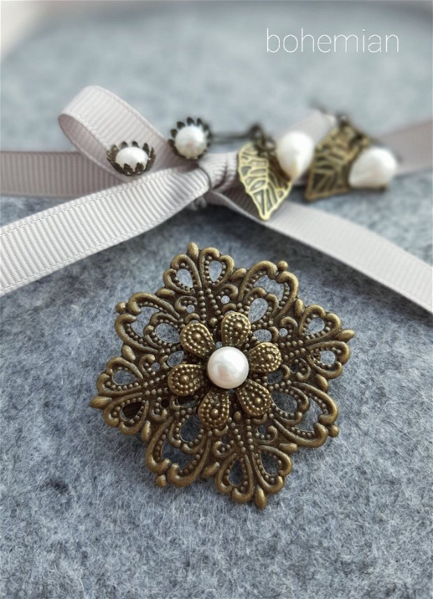 Broșă bronz cu perla de cultură albă REZERVAT D.
