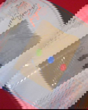 Nou--dres cu broderii