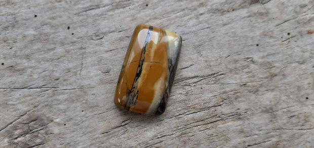 Cabochon jasp mookaite, 25x17x4 mm