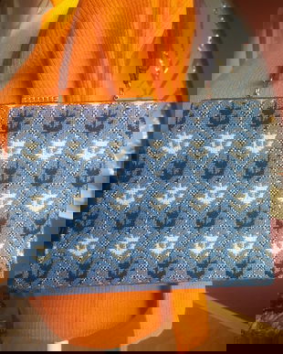 GEANTA DE COLECTIE JOHN JONES AND SUN 1960 LANA SI ANTILOPA