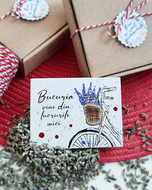 Martisor lavanda magnet pictat manual cu mesaj