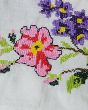 Broderie in cruciulite