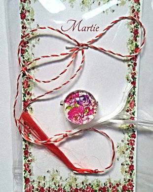 Brosa martisor cabochon sticla 14mm buchet flori