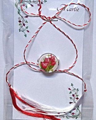 Brosa martisor cabochon sticla 14mm lalele