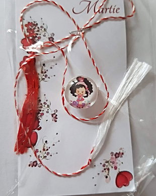 Brosa martisor cabochon sticla 14mm fetita