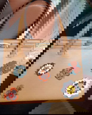 GEANTA SPLENDIDA CU APLICATII FLORALE ,VINTAGE, VERSATILA PIELE NATURALA