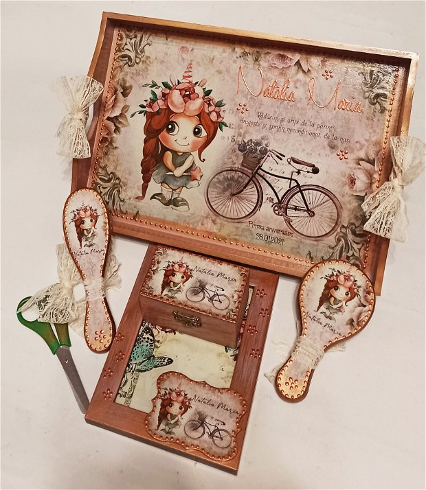 Tava personalizata mot, cu tema Fetita si bicicleta vintage