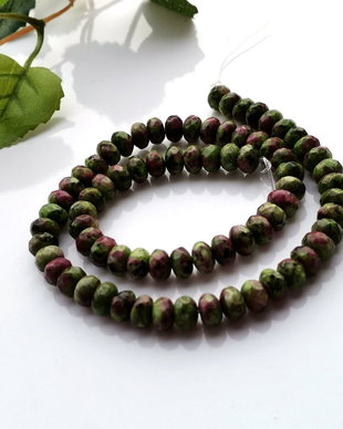 Ruby zoisite-rondele
