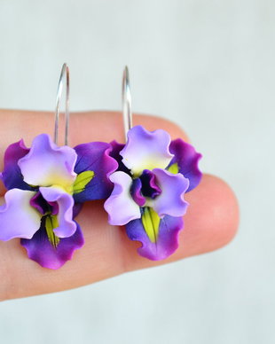 Irisul violet- cercei tortita