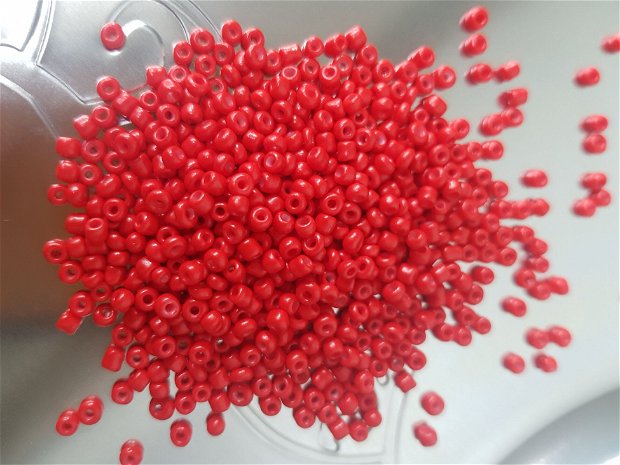 40g Mărgele (4mm) acrilice roșii