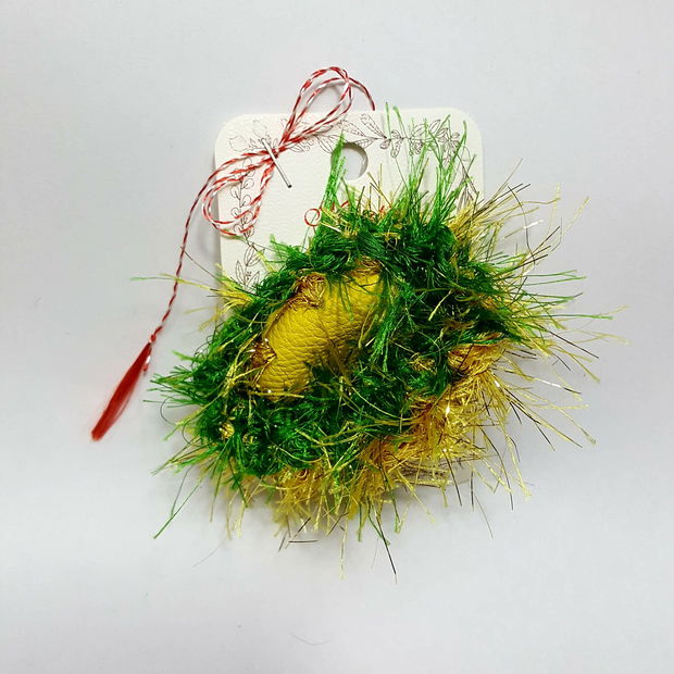 Martisor - brosa unicat, combinatie de piele naturala si croset