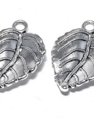 Pandantiv metalic, argintiu antichizat, frunza, 29x20 mm