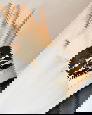 Bratara lata din piele bej-crem si negru cu aplicatii textile negre si margele, manseta de piele, bratara din piele naturala