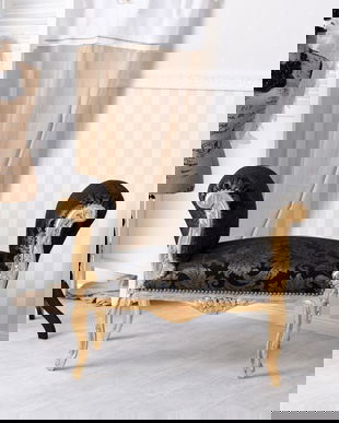 Bancuta din lemn masiv auriu cu tapiterie neagra