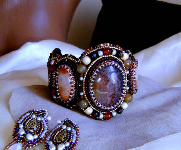 Vanduta / BlackFriday Today ! Bratara vintage unicat, podoabe pe viata