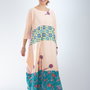 Rochie maxi colorată cu flori accesorizată