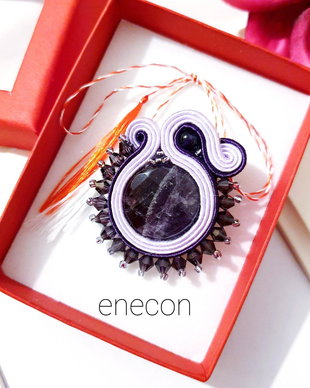 Brosa-mărțișor ametist, Brosa soutache