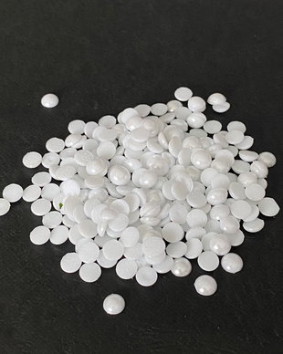 LPE501 - (100 buc) perle albe jumatati