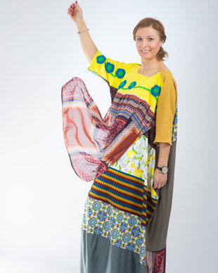 Rochie maxi cu flori curgătoare