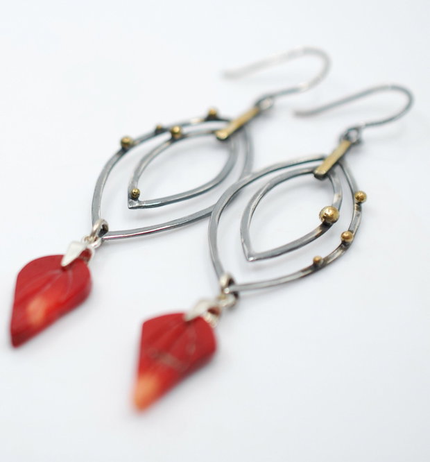 Cercei asimetrici din argint si coral, cercei lungi argint, cercei statement, cercei handmade