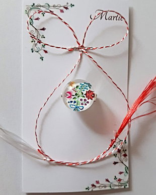 Brosa martisor cabochon sticla 14mm motive maghiare, model 2