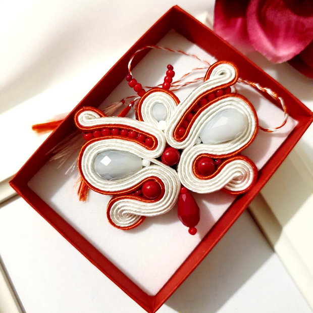 Brosa-mărțișor fluture, Mărțișor soutache