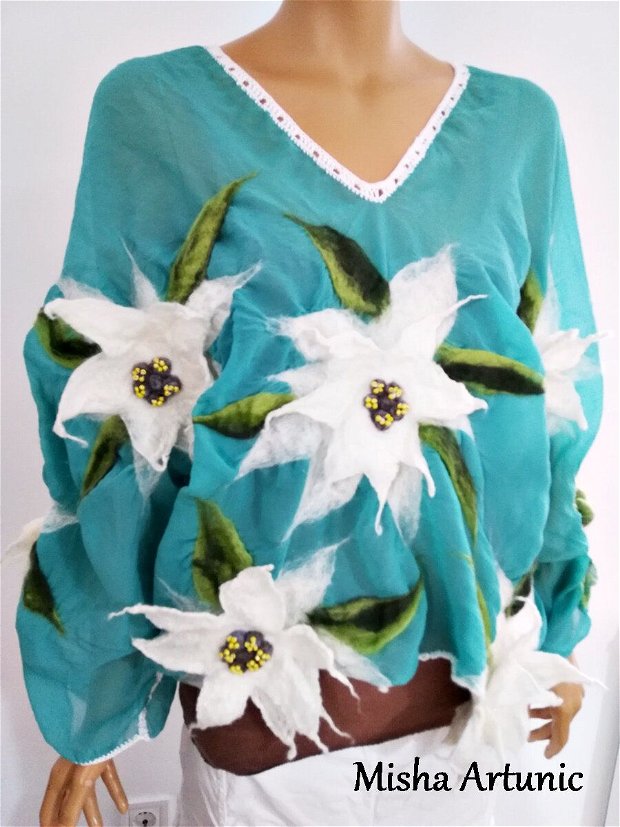 Bluza din matase naturala si flori de colt impaslite 3D