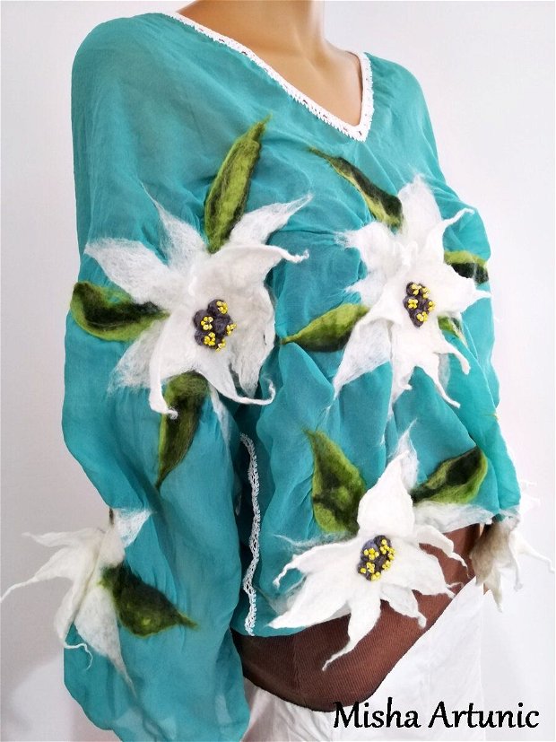 Bluza din matase naturala si flori de colt impaslite 3D